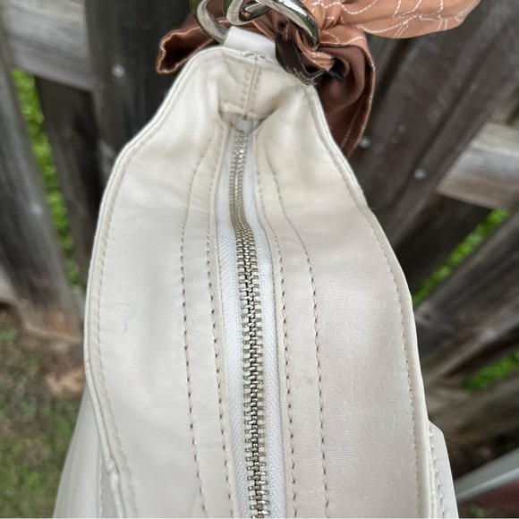 Large Leather Coach Zoe Hobo Bag in cream/ivory - Picture 8 of 14